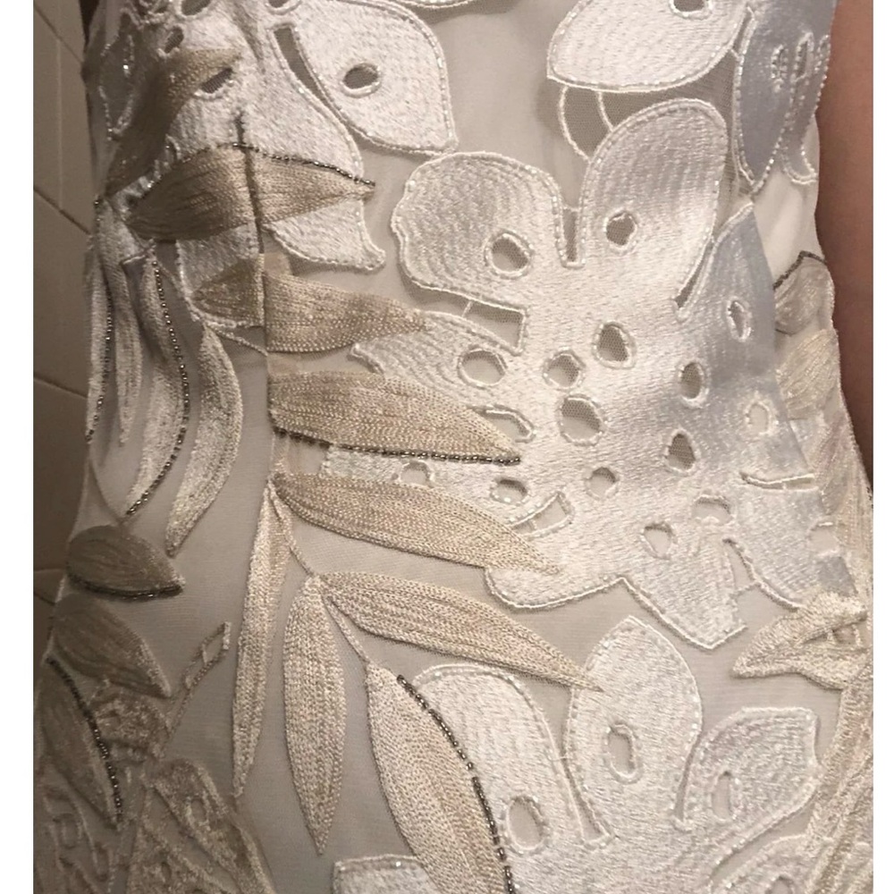 BHLDN Elegant White Floral Wedding Dress - Picture 8 of 11